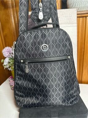 Baggallini Black Leaf-Pattern Crossbody Backpack
